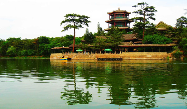 避暑胜地之避暑山庄 - 爱飞扬旅游网; 稻城,离天堂最近