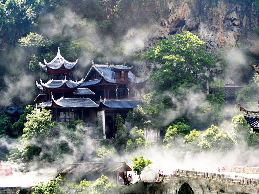 ——黔东南    青龙洞古建筑群位于镇远古镇城东中河山,集儒,道,佛