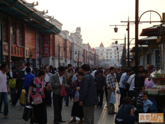 天津塘沽海鲜市场_天津塘沽洋货市场摩托_天津北塘集装箱海鲜街(4)